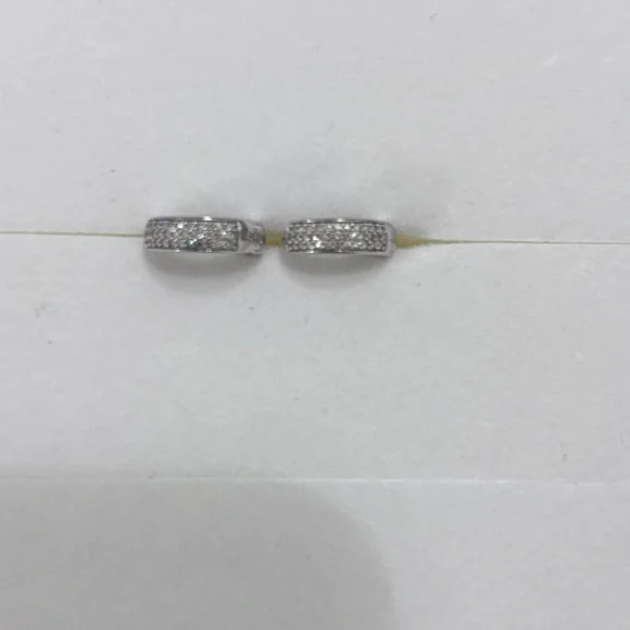 💎Mejuri Bold pavé Diamond Huggie Hoop Earrings 14k white gold - Picture 5 of 8